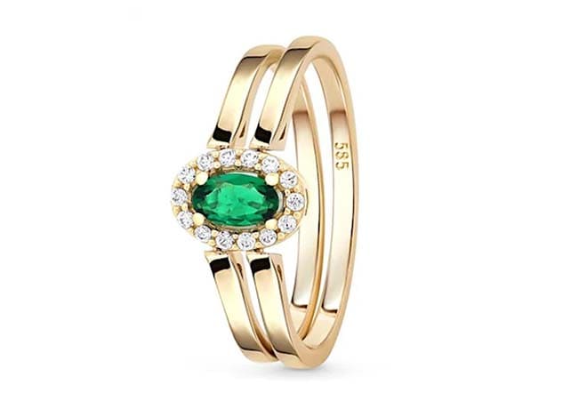 High-end jewellery photo retouching with shine enhancement